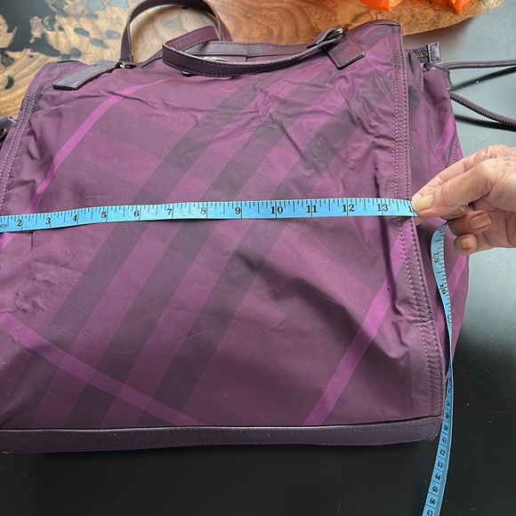 Authentic BURBERRY Buckleigh check nylon tote bag - Picture 6 of 14